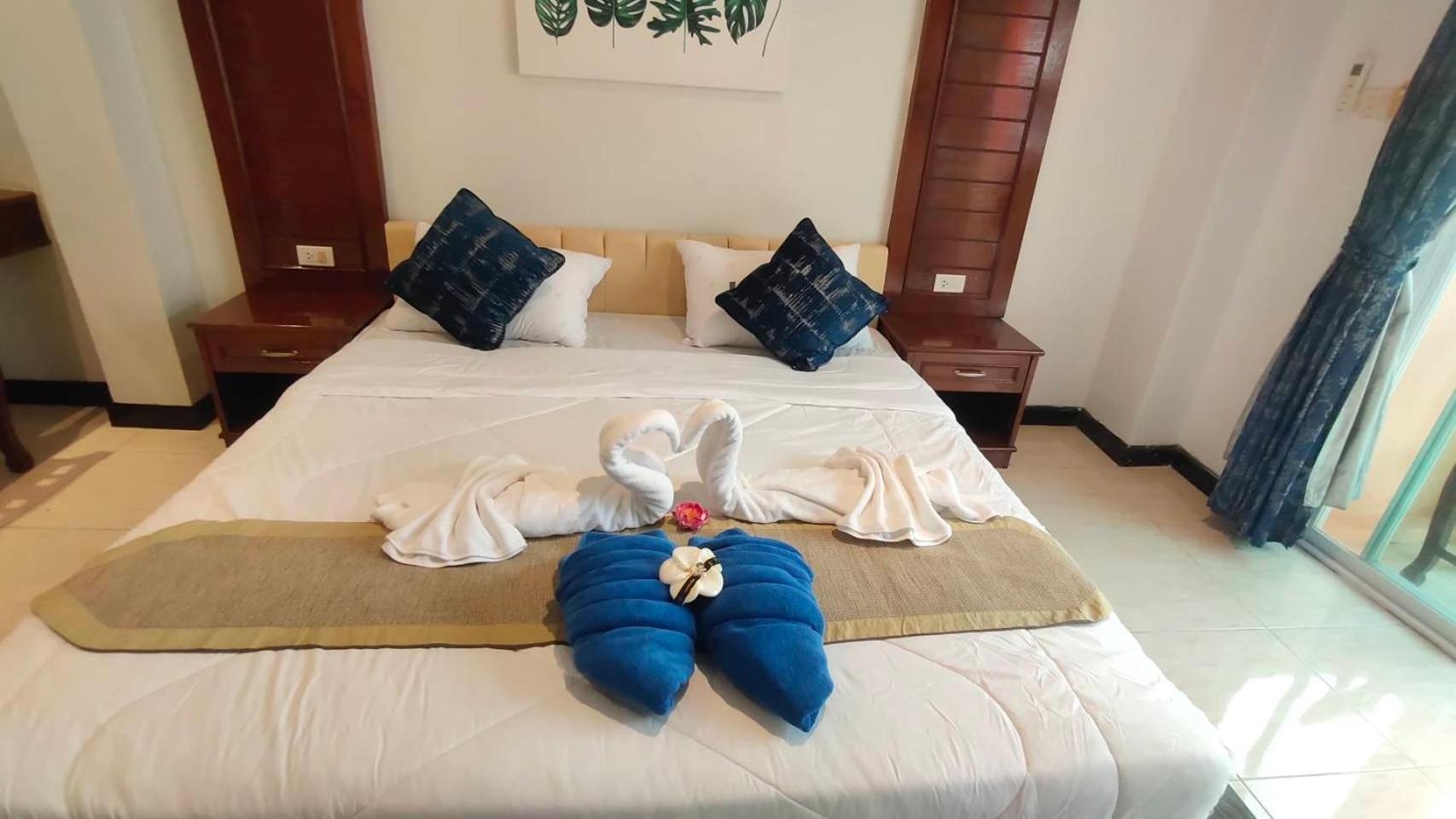 Phadee Apartment Karon Esterno foto